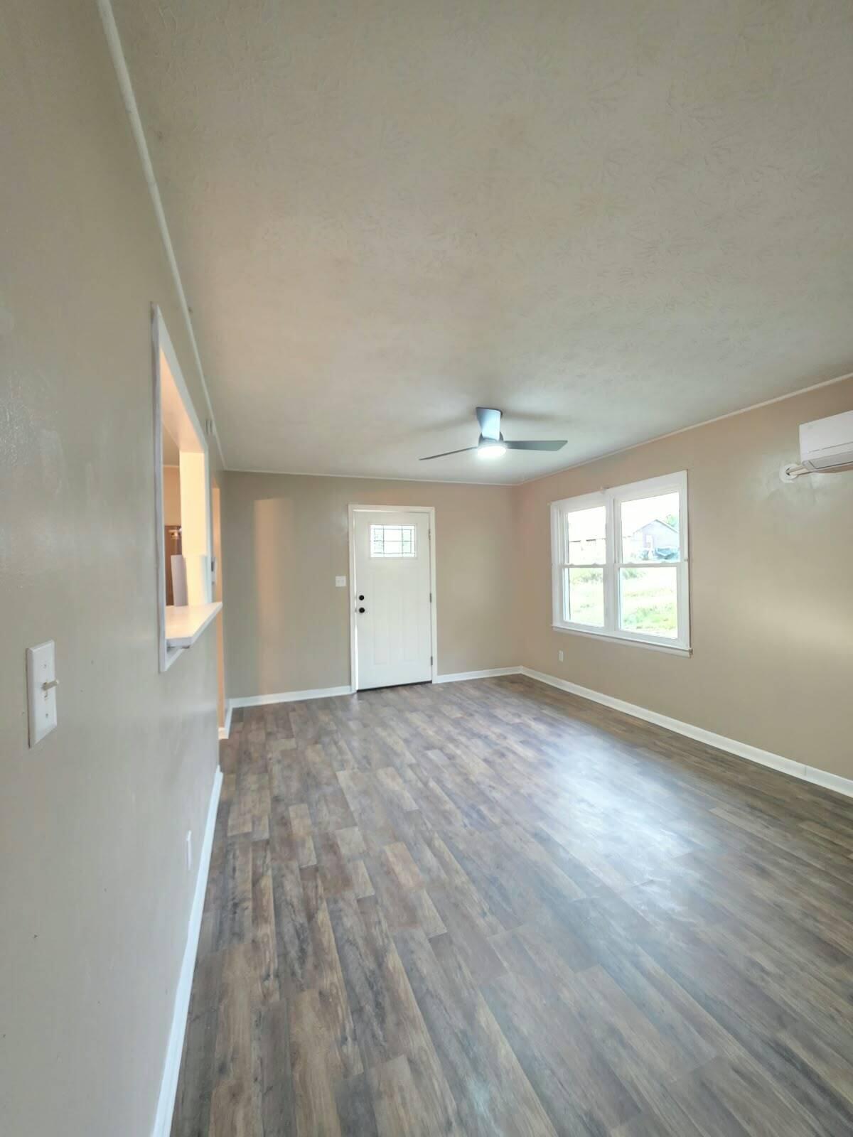 553 Queensway Drive Property Photo 23