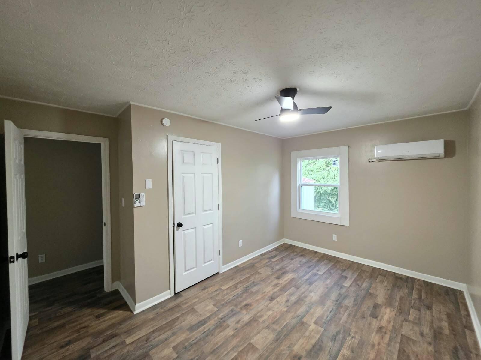 553 Queensway Drive Property Photo 33