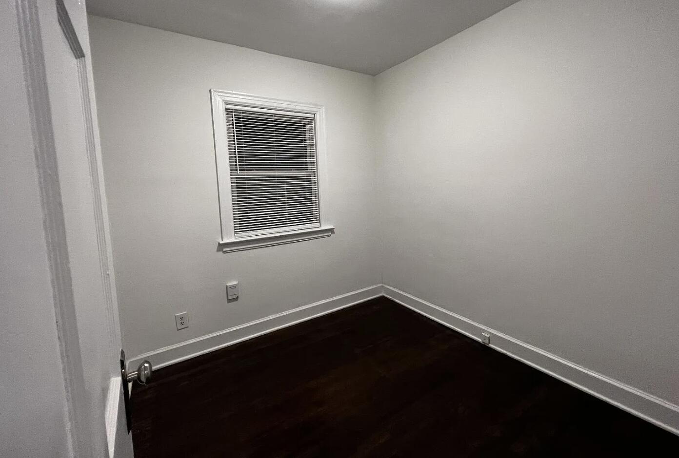2034 Nashville Court B Property Photo 5