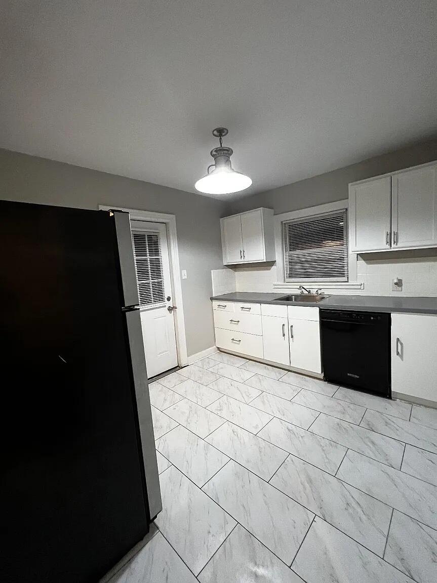 2034 Nashville Court B Property Photo 7