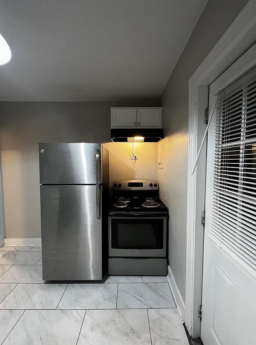 2034 Nashville Court B Property Photo 8