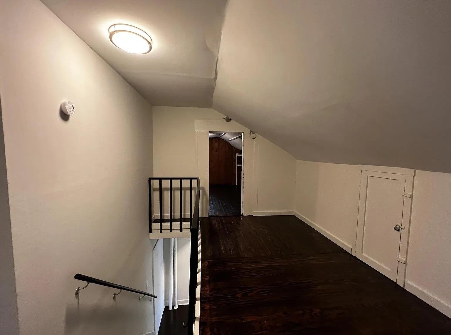 2034 Nashville Court B Property Photo 9
