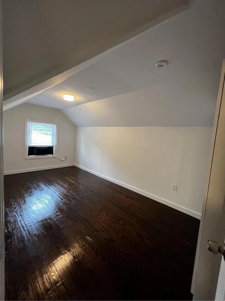 2034 Nashville Court B Property Photo 11