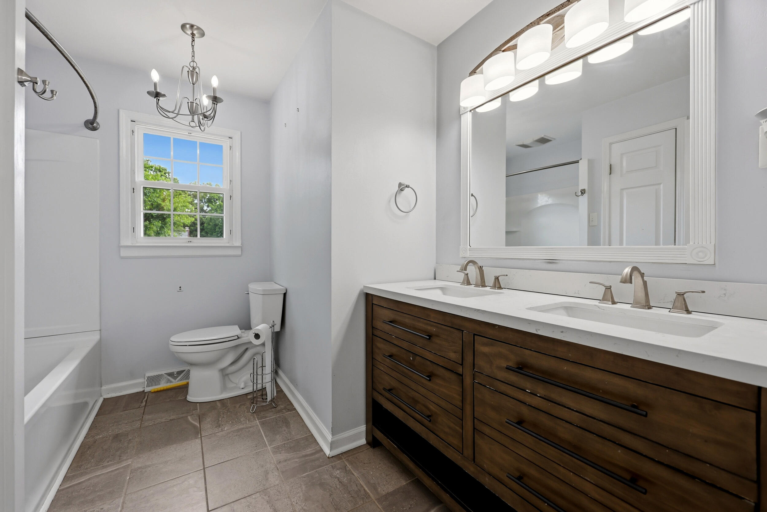 423 Plymouth Drive Property Photo 14