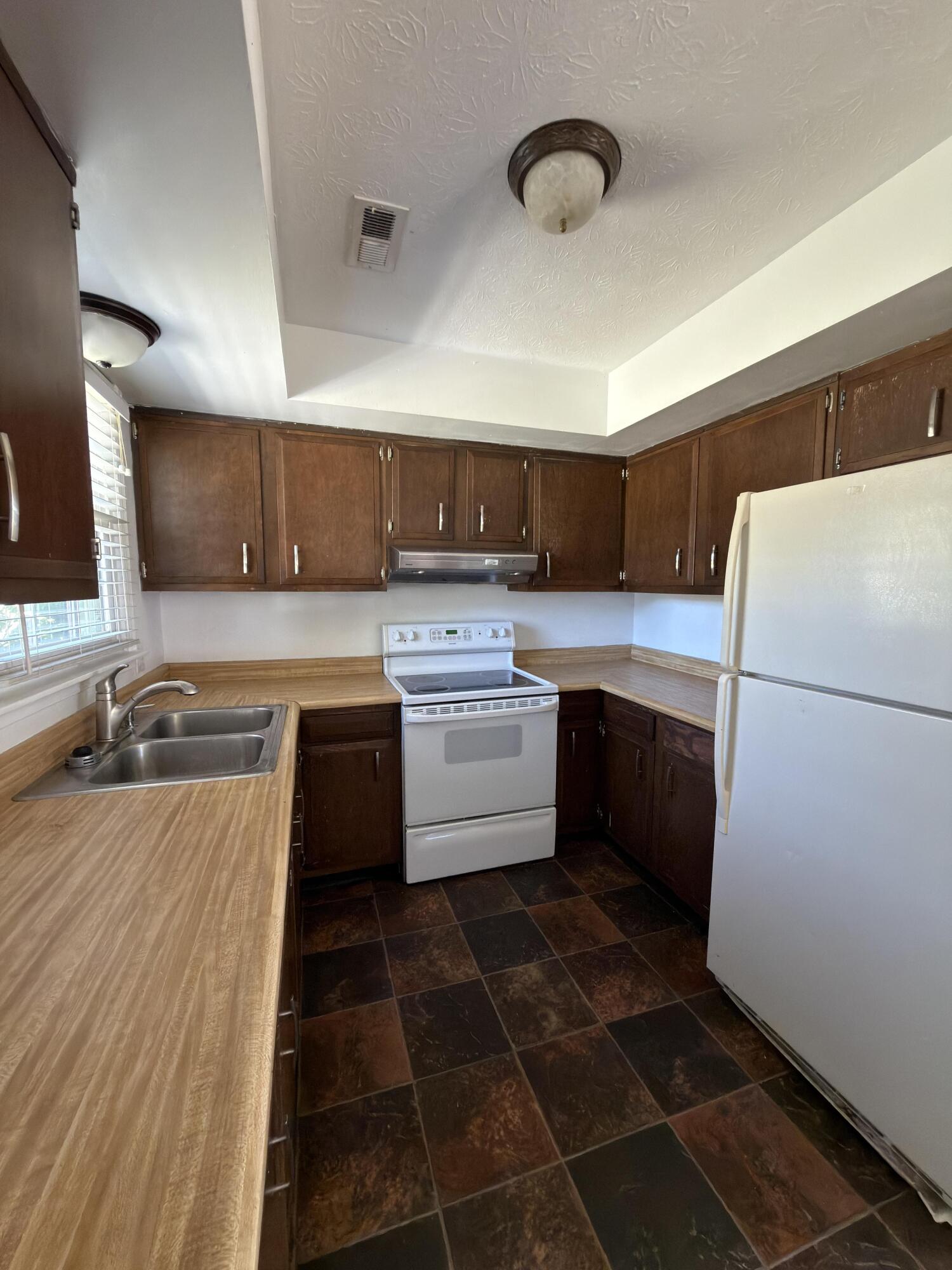 92 Mercer Drive Property Photo 6