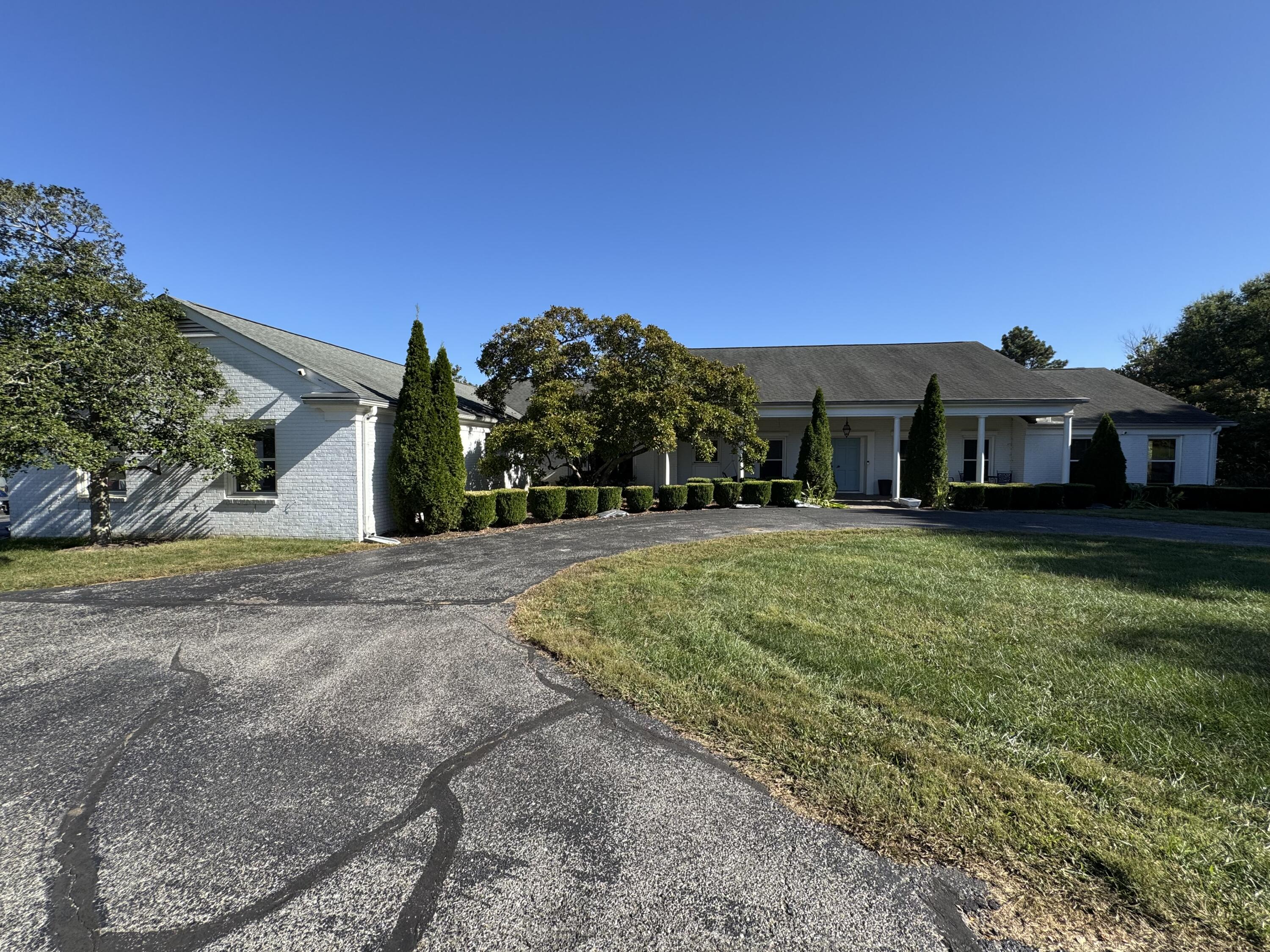 271 Fairway Drive Property Photo 2