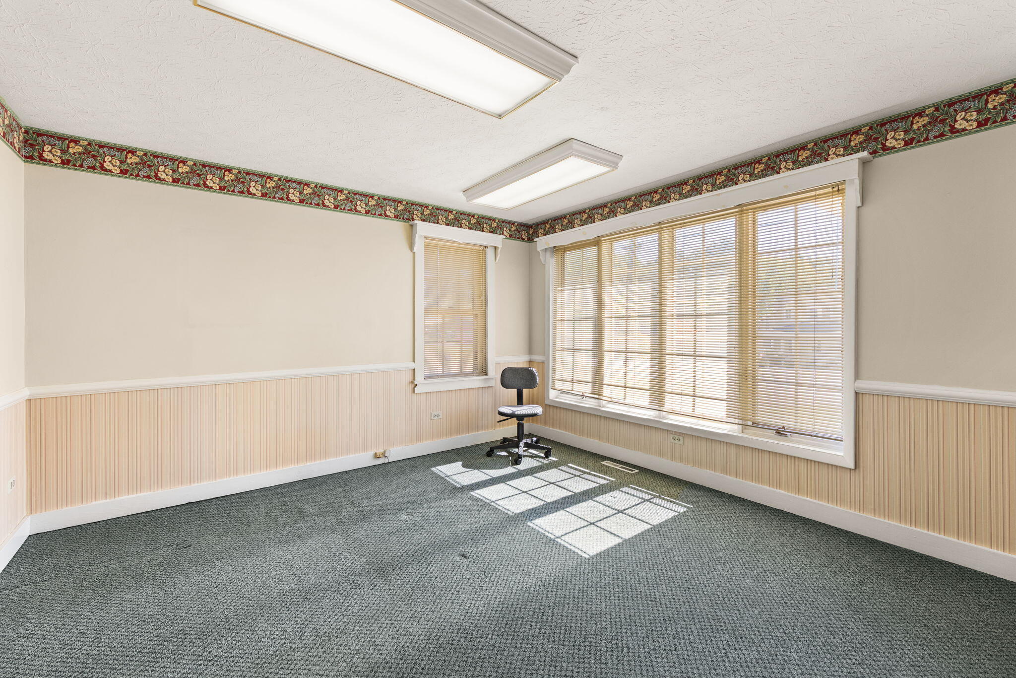 418 Ogden Street Property Photo 15