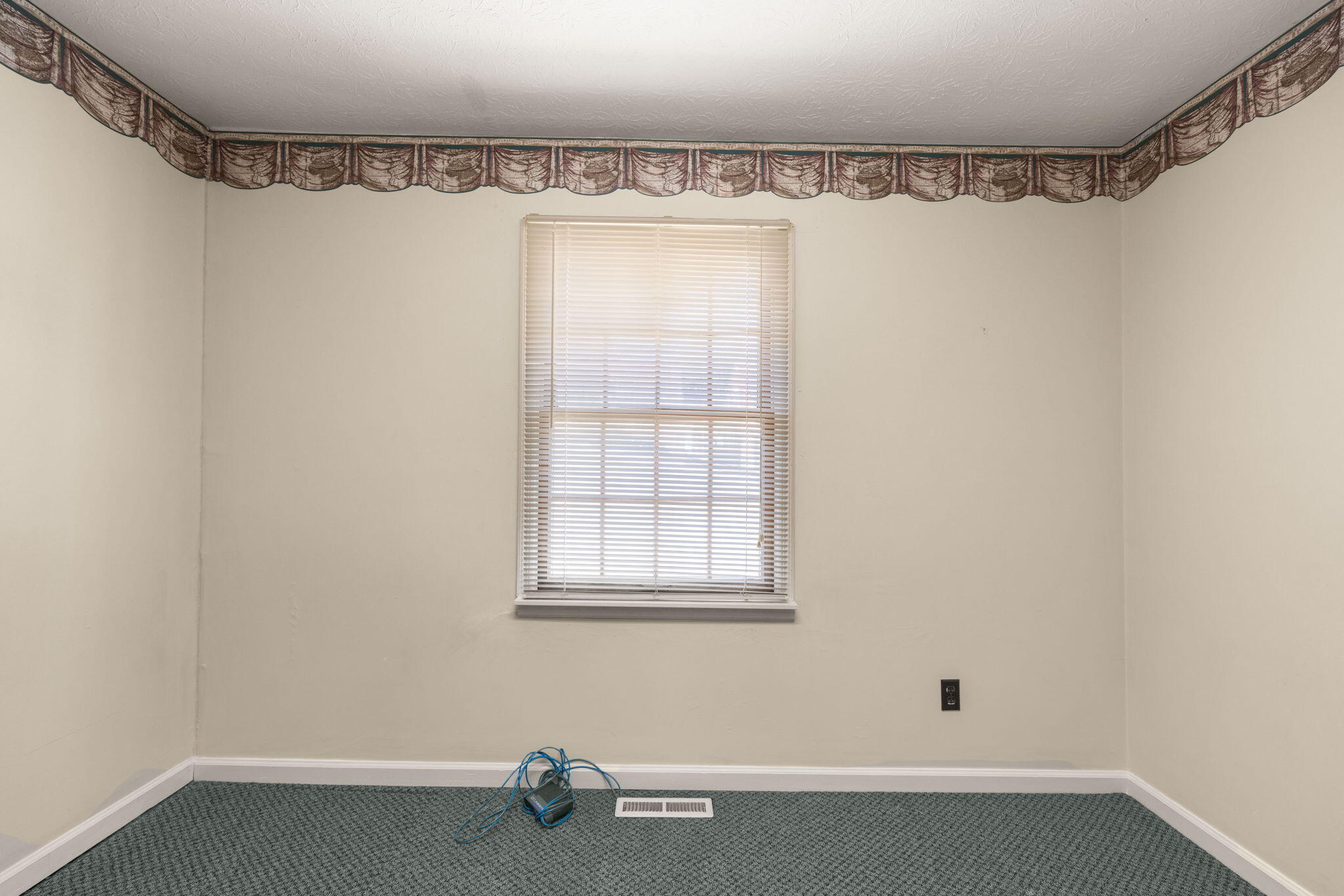 418 Ogden Street Property Photo 28