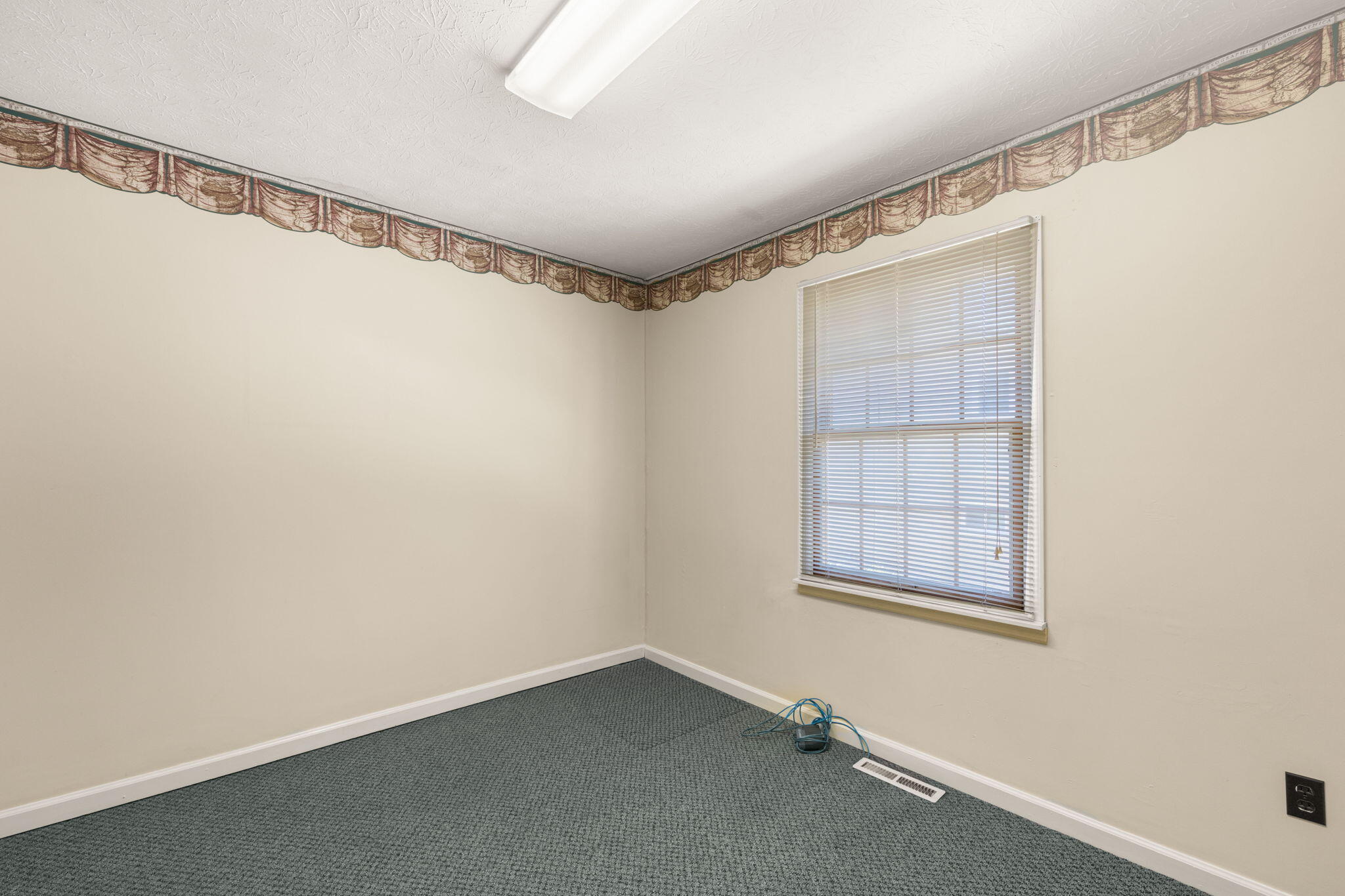 418 Ogden Street Property Photo 29