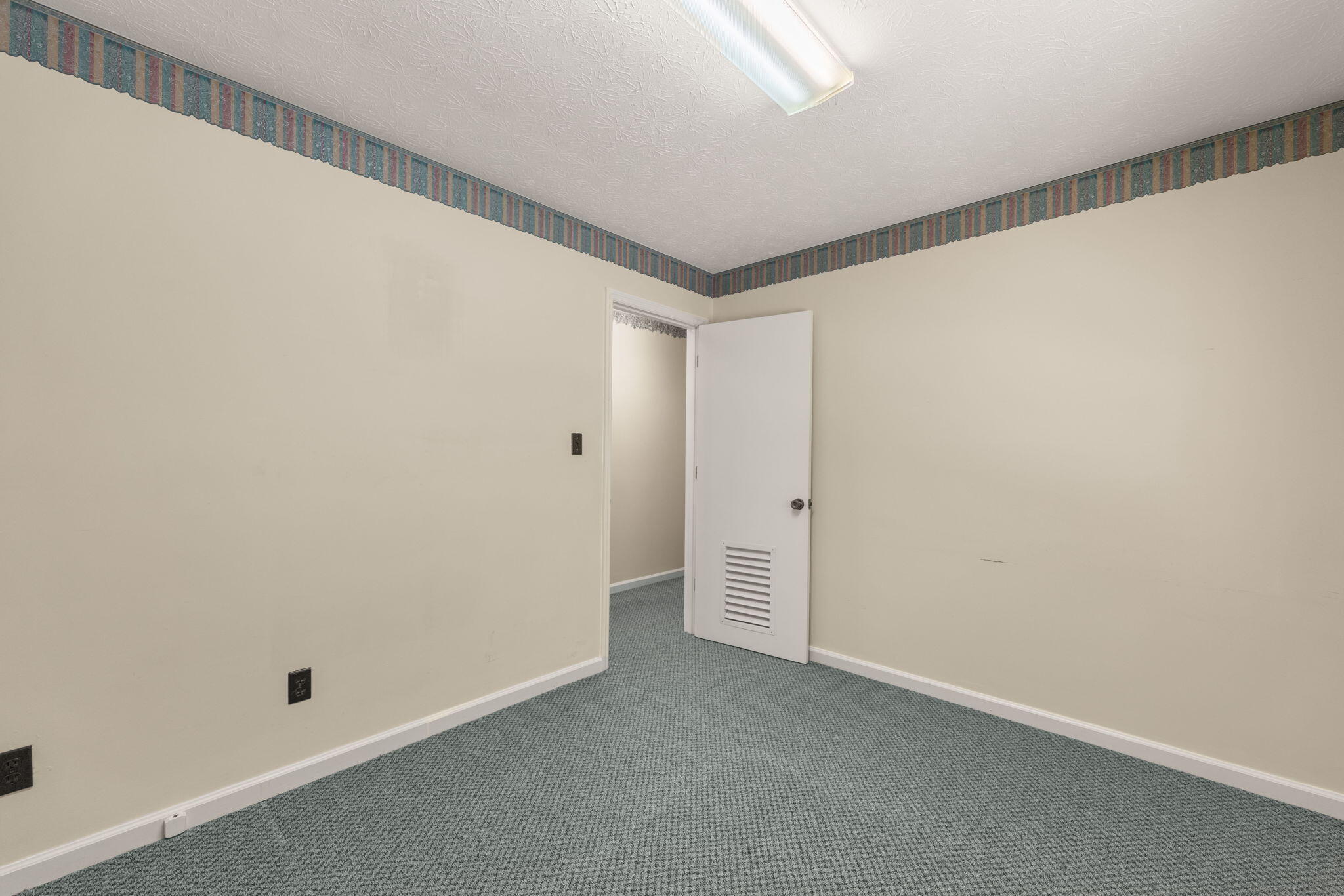 418 Ogden Street Property Photo 47