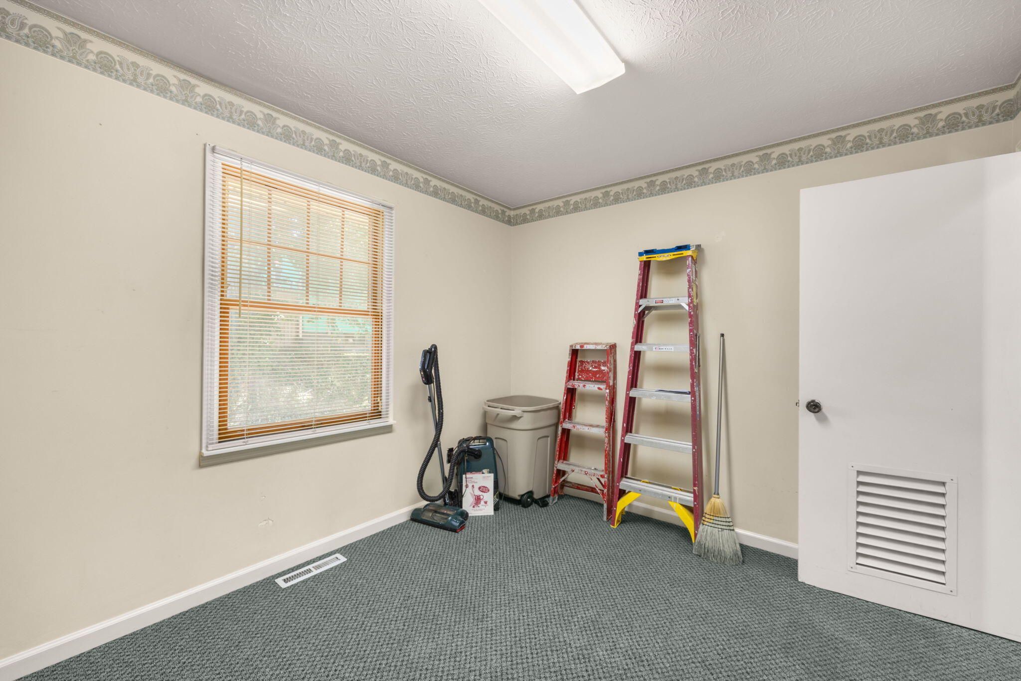 418 Ogden Street Property Photo 50