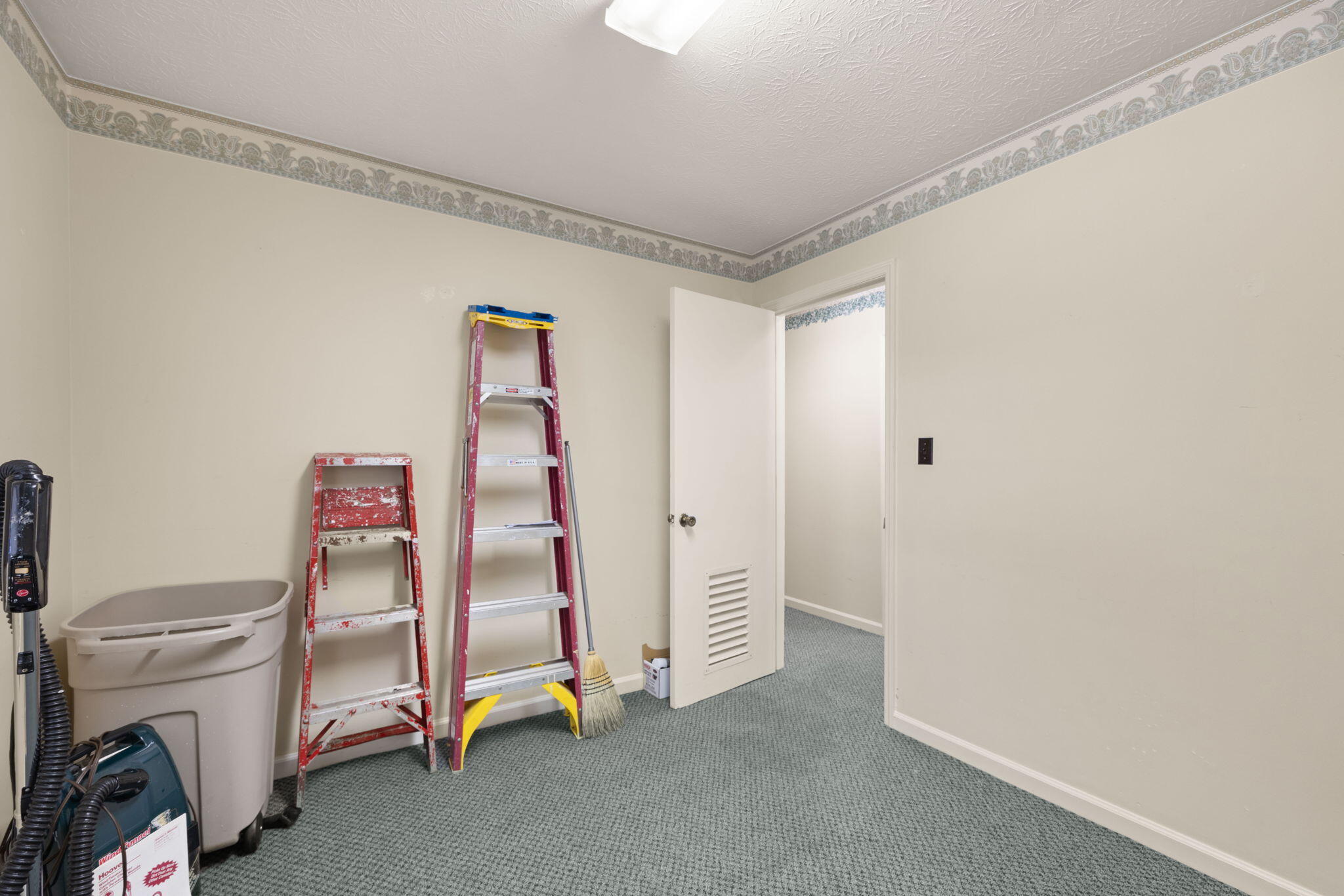 418 Ogden Street Property Photo 53