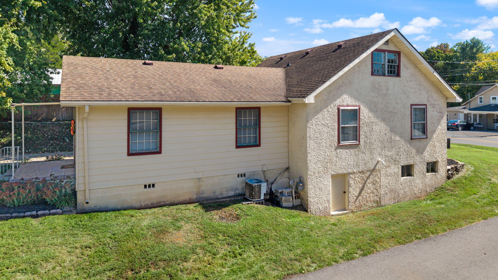 418 Ogden Street Property Photo 79