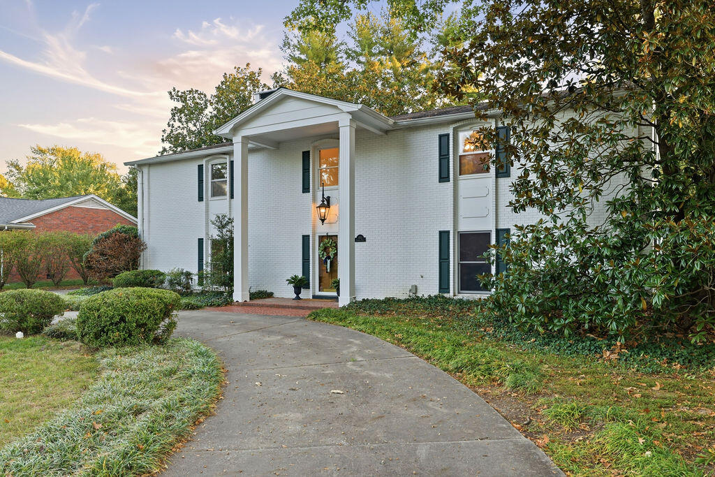 1511 Chaucer Drive Property Photo 3