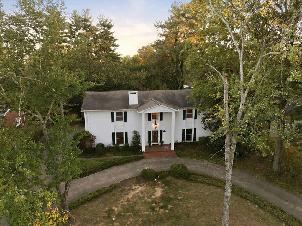 1511 Chaucer Drive Property Photo 4