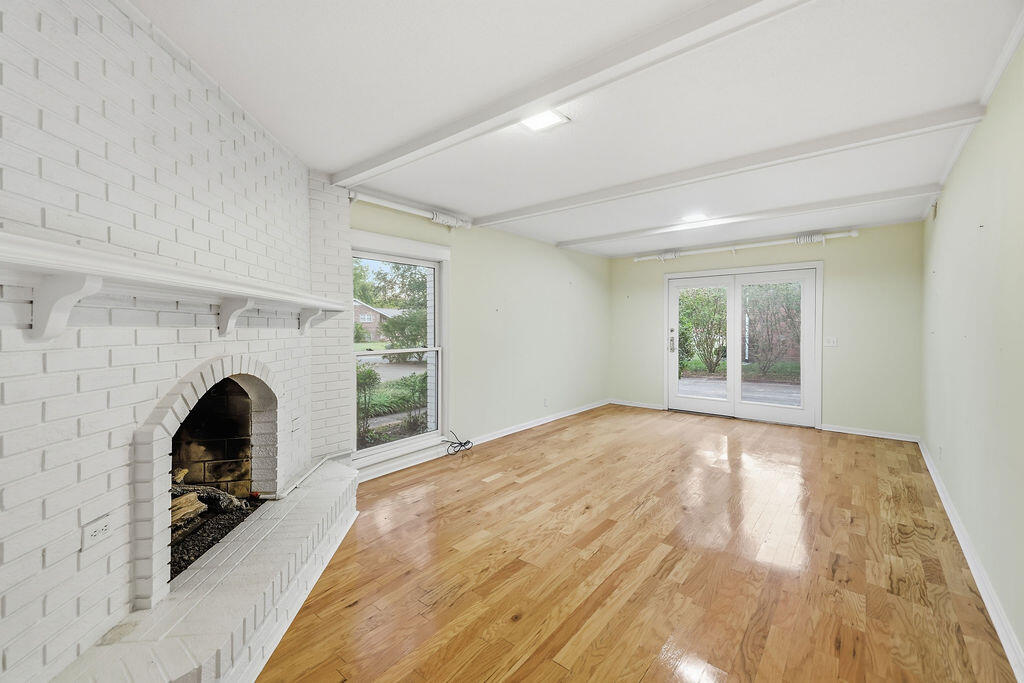 1511 Chaucer Drive Property Photo 7