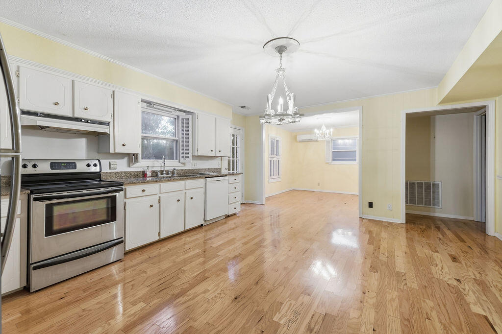 1511 Chaucer Drive Property Photo 11