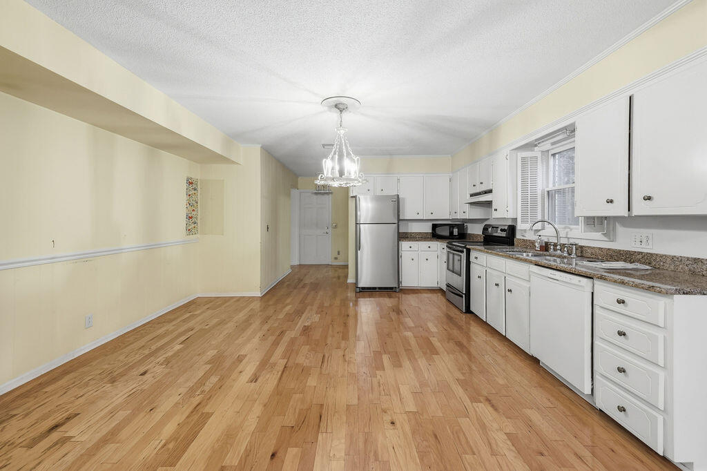 1511 Chaucer Drive Property Photo 12
