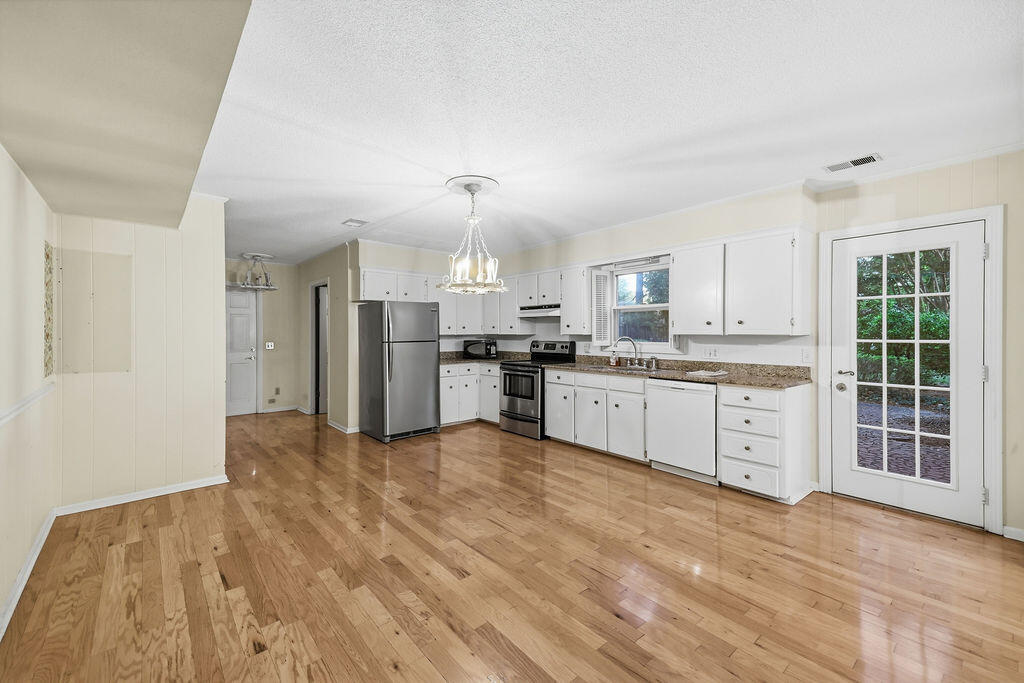 1511 Chaucer Drive Property Photo 13