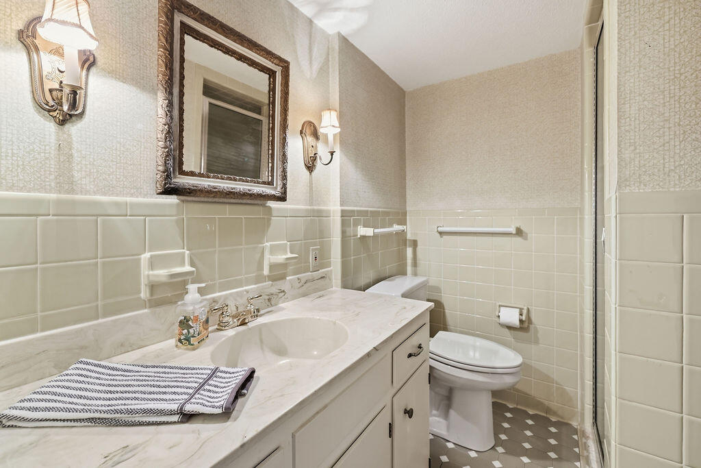 1511 Chaucer Drive Property Photo 15