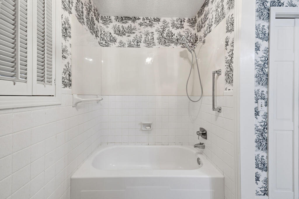 1511 Chaucer Drive Property Photo 24