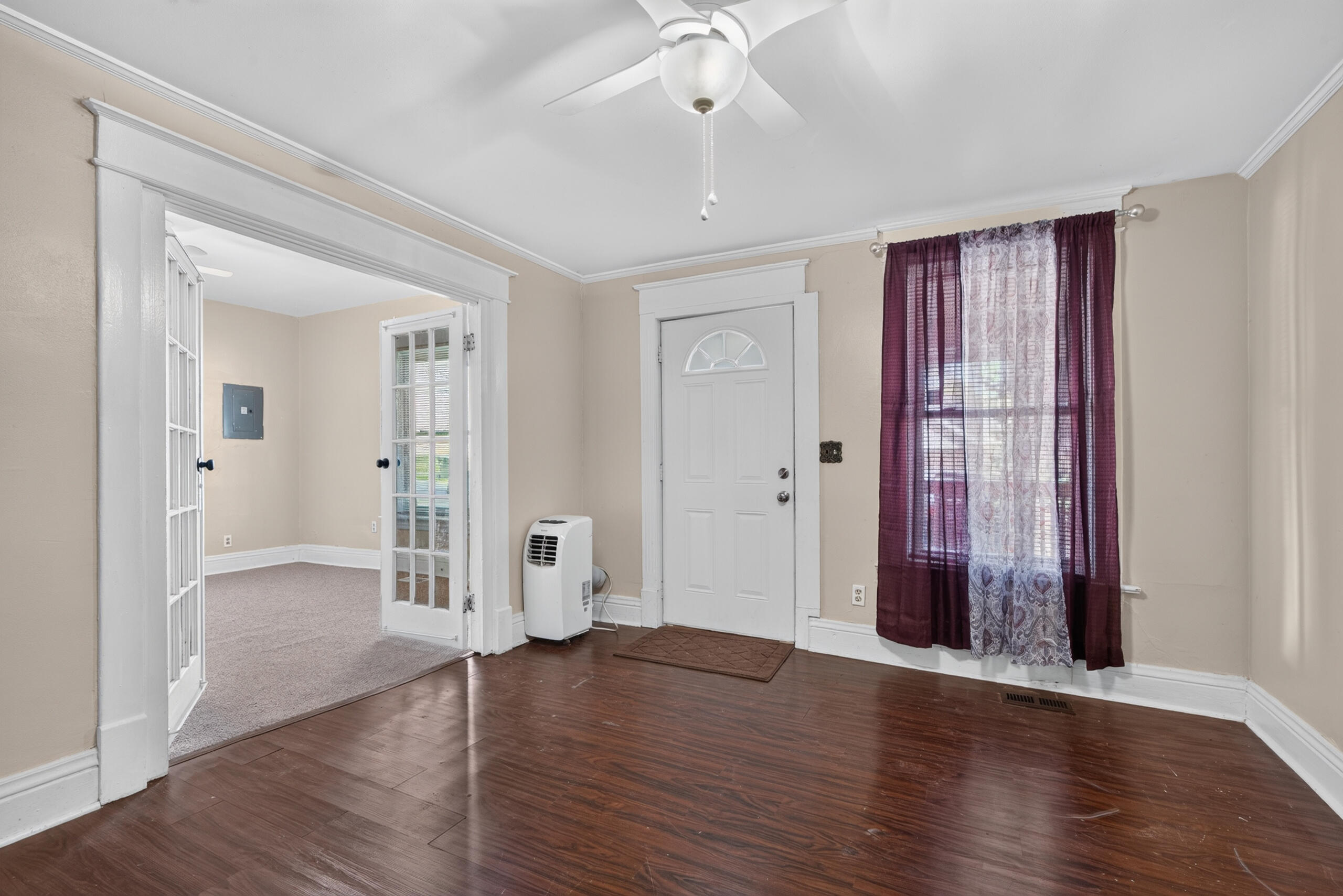 608 Elm Tree Lane Property Photo 4