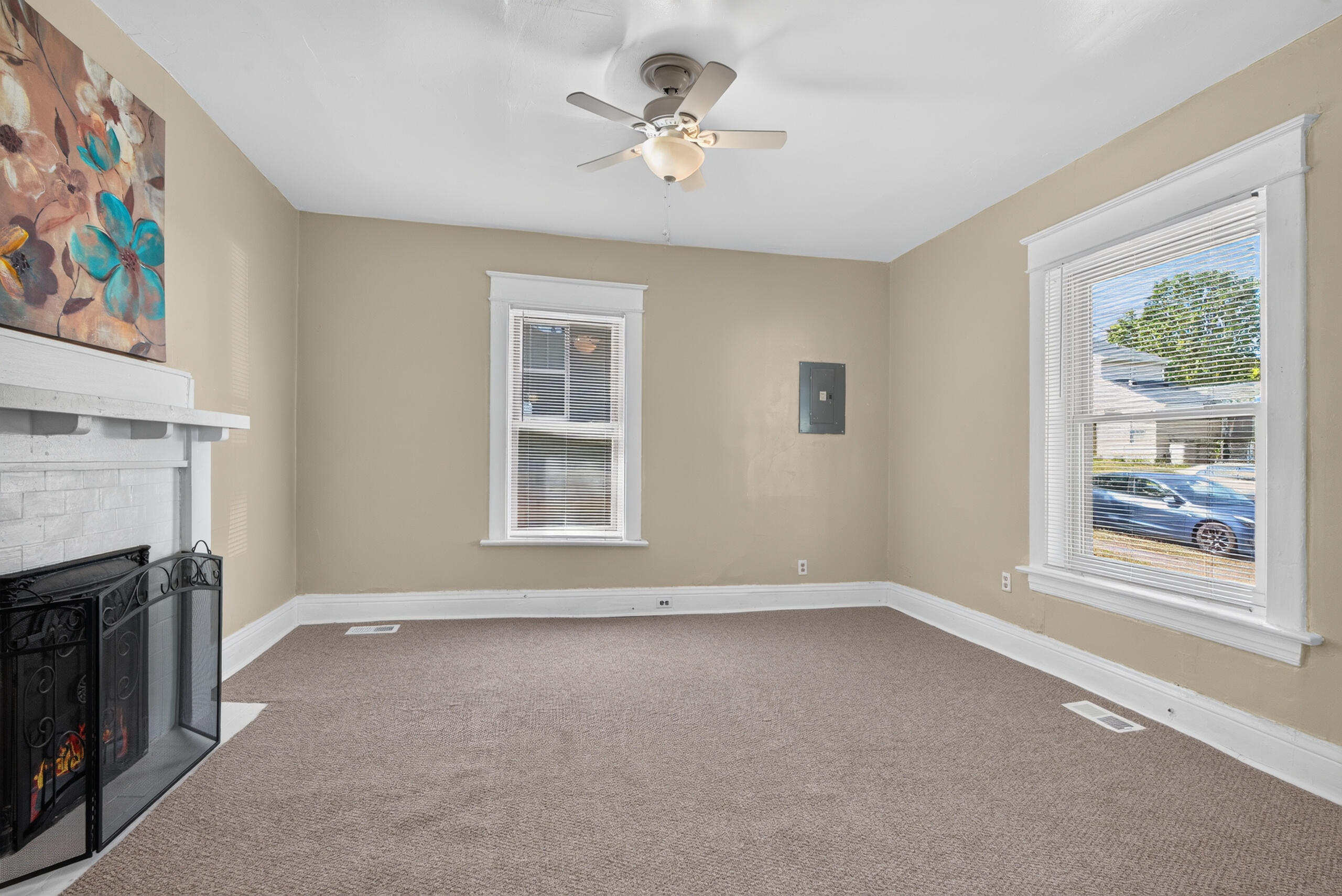 608 Elm Tree Lane Property Photo 12