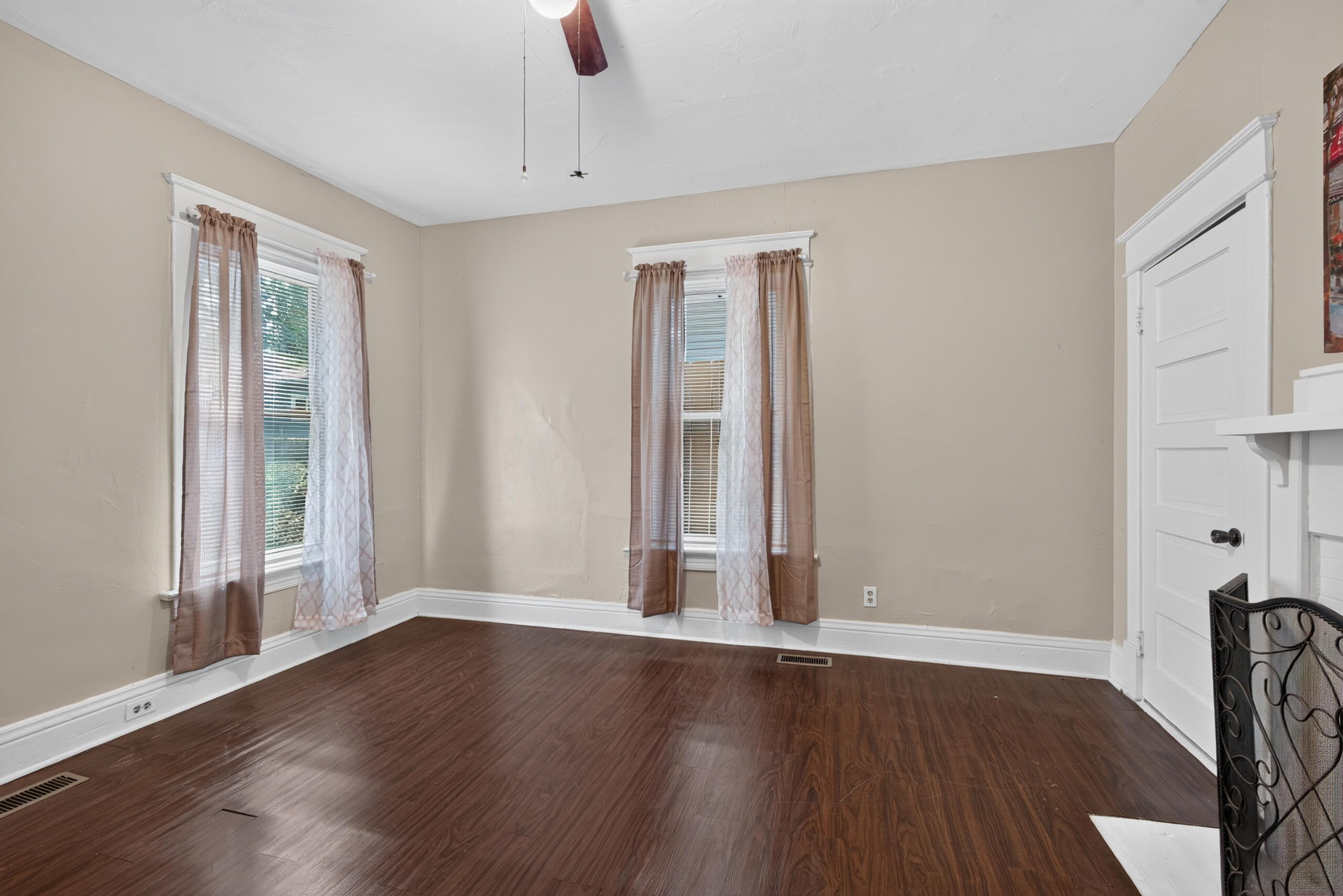 608 Elm Tree Lane Property Photo 16