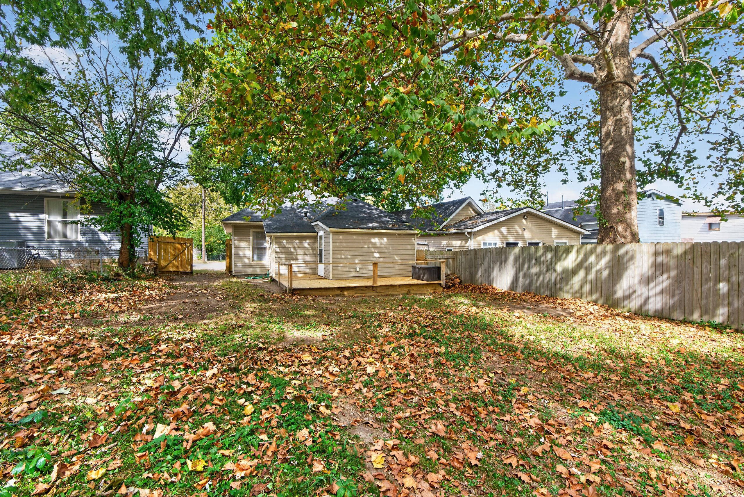 608 Elm Tree Lane Property Photo 23