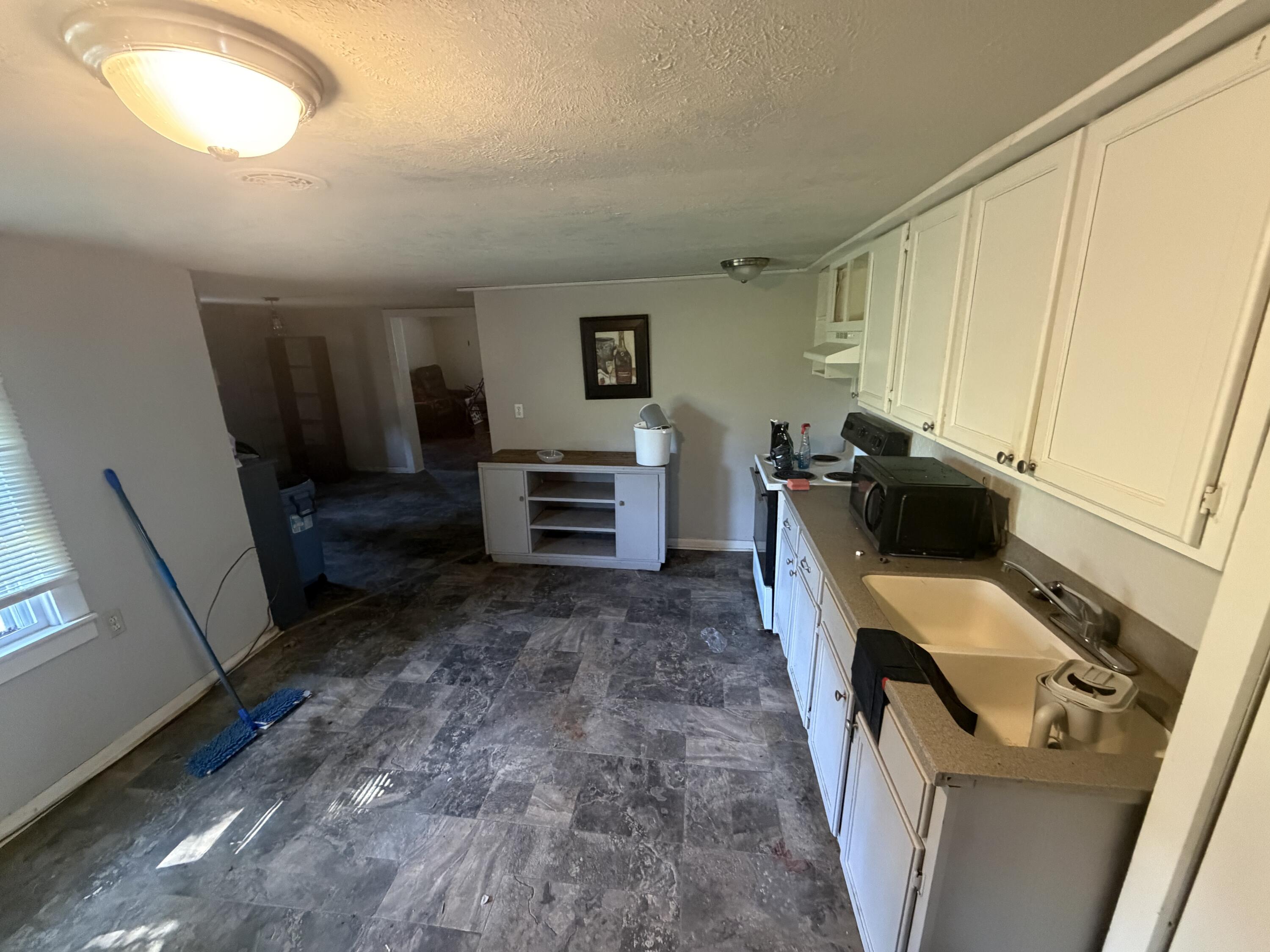 314 N College Street Property Photo 8