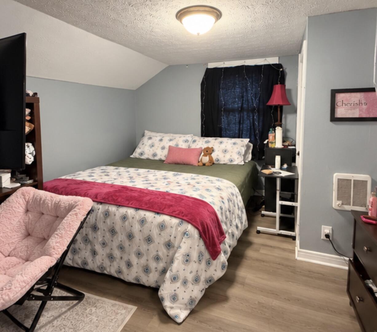 520 College Street Property Photo 12