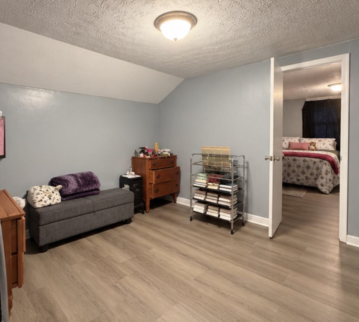 520 College Street Property Photo 13