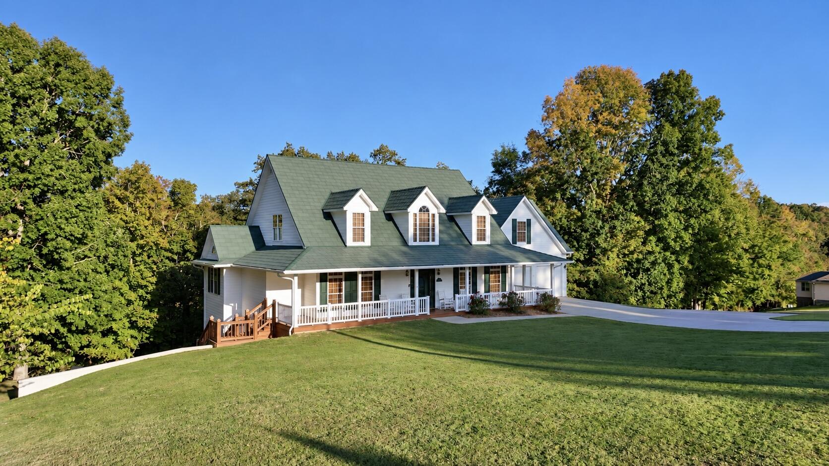 135 Laurel Road Property Photo 2