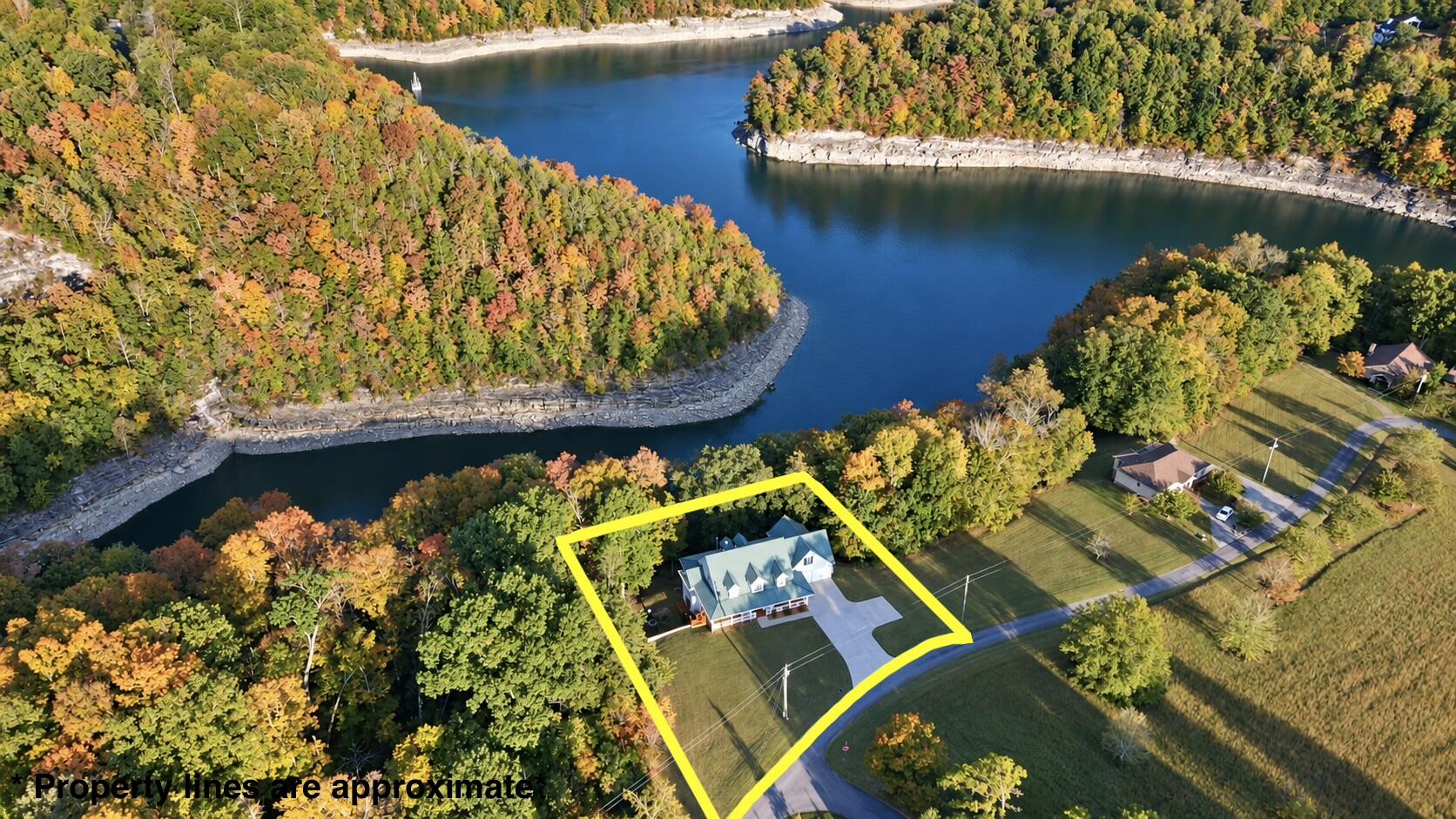 135 Laurel Road Property Photo 4