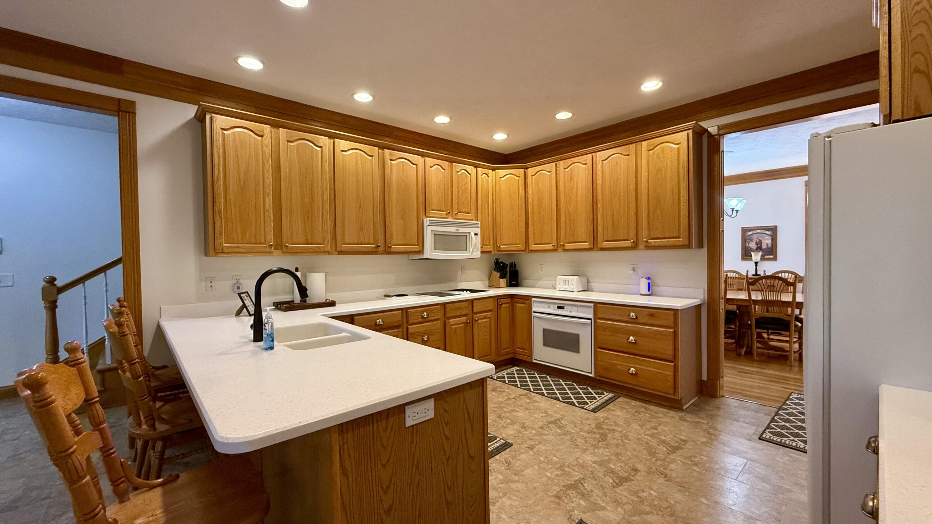 135 Laurel Road Property Photo 8