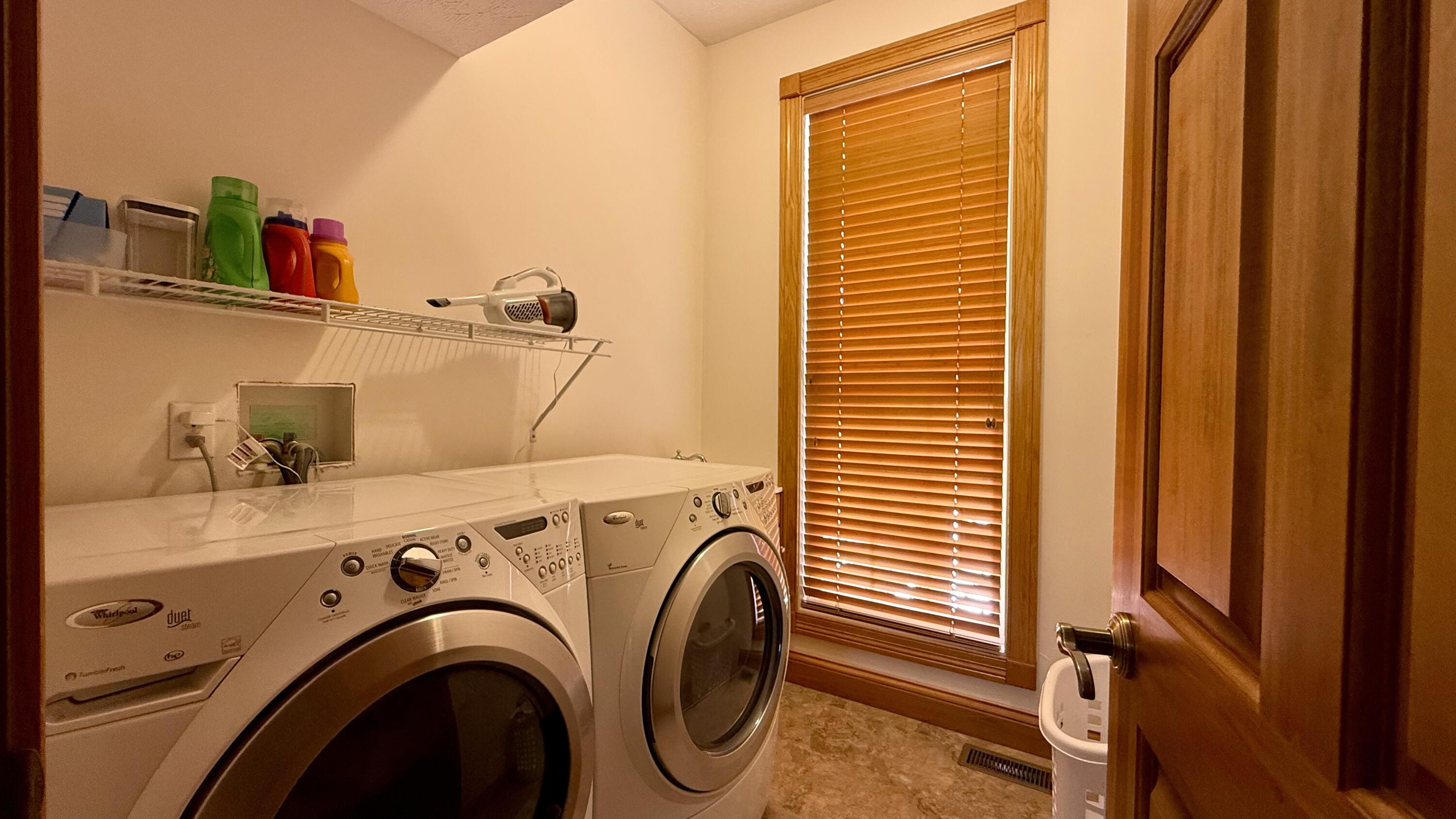 135 Laurel Road Property Photo 14