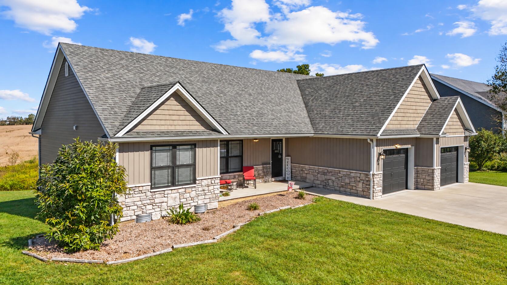 1087 Twin Oaks Boulevard Property Photo 3