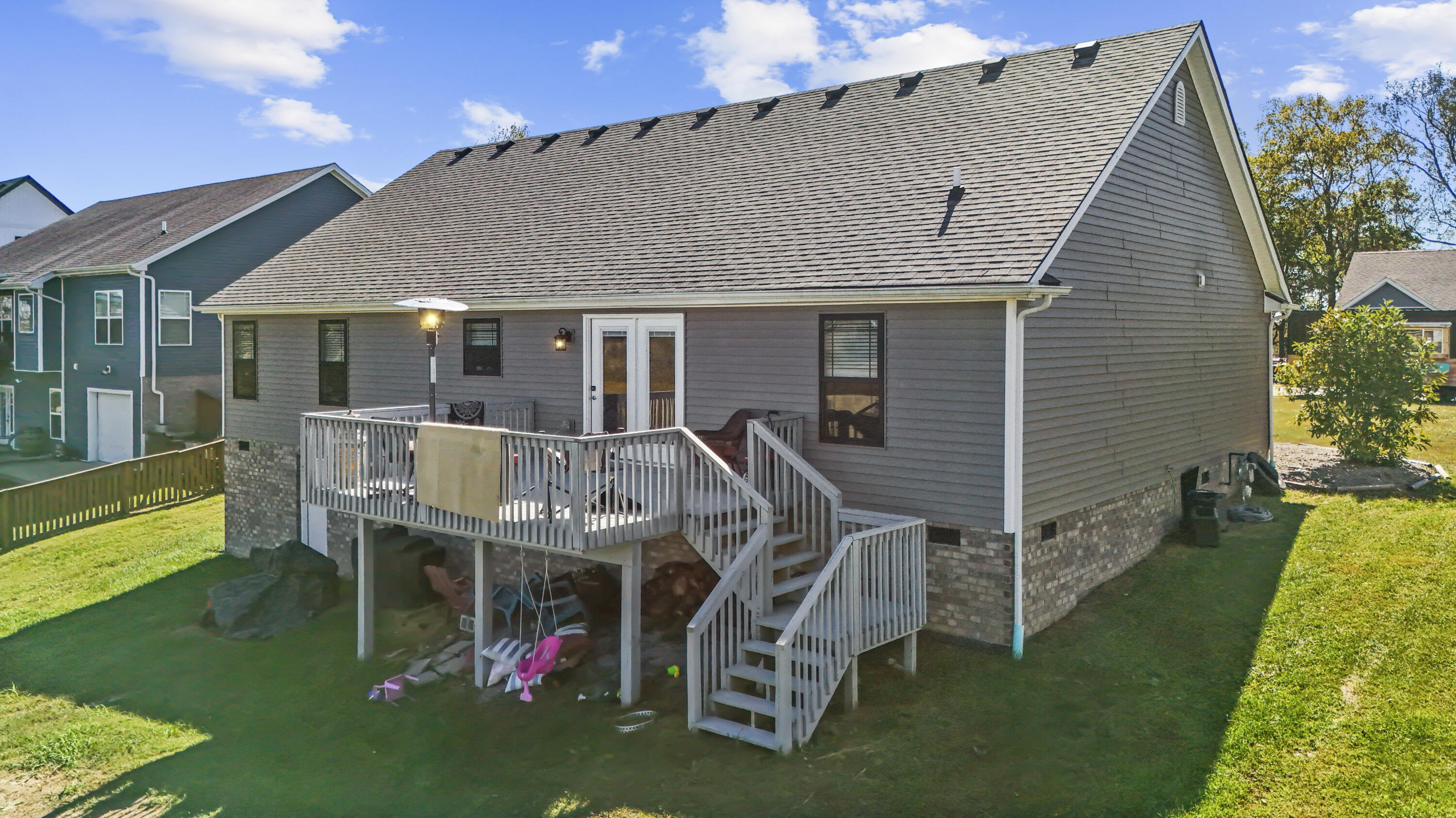1087 Twin Oaks Boulevard Property Photo 6