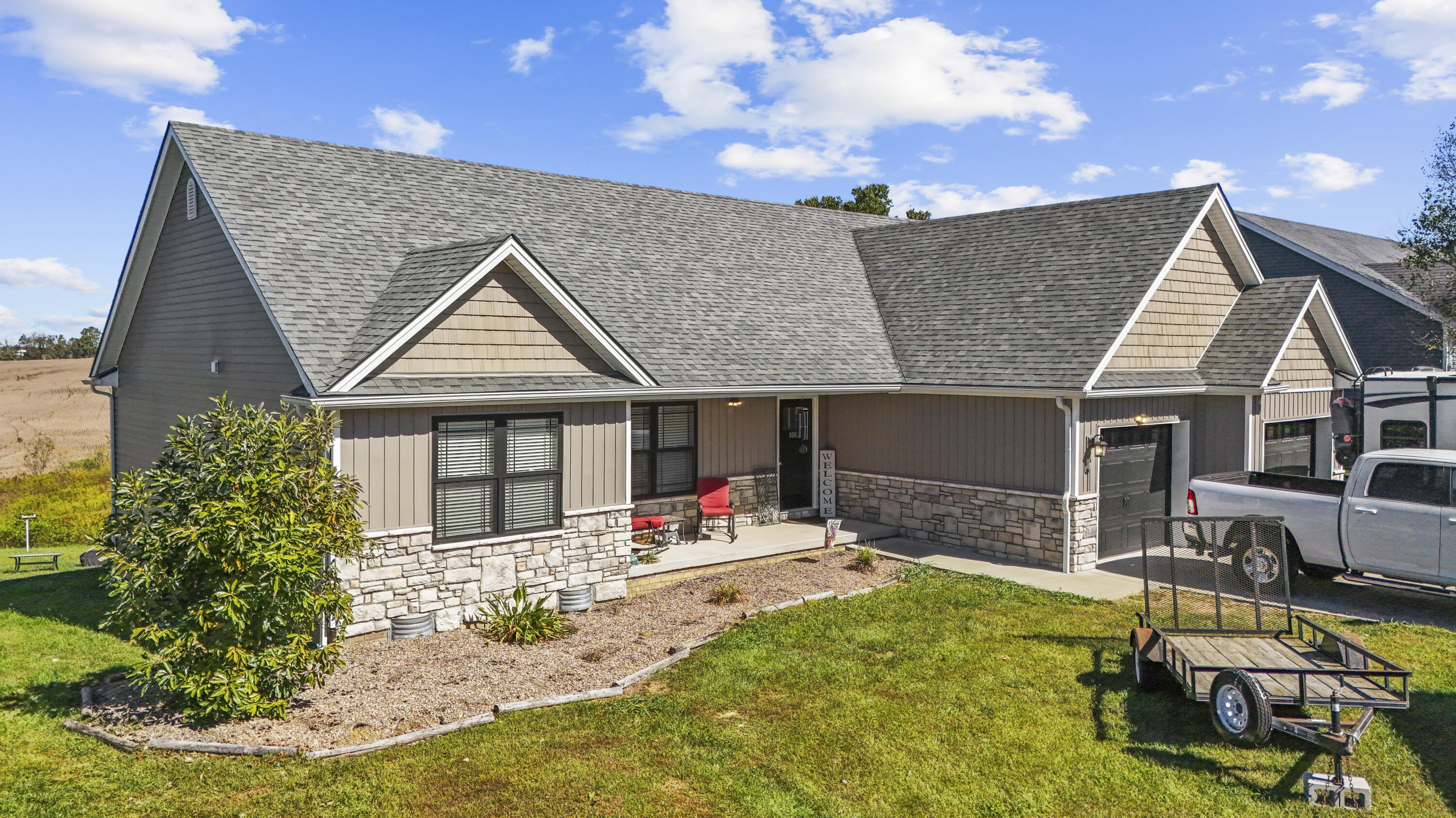 1087 Twin Oaks Boulevard Property Photo 7