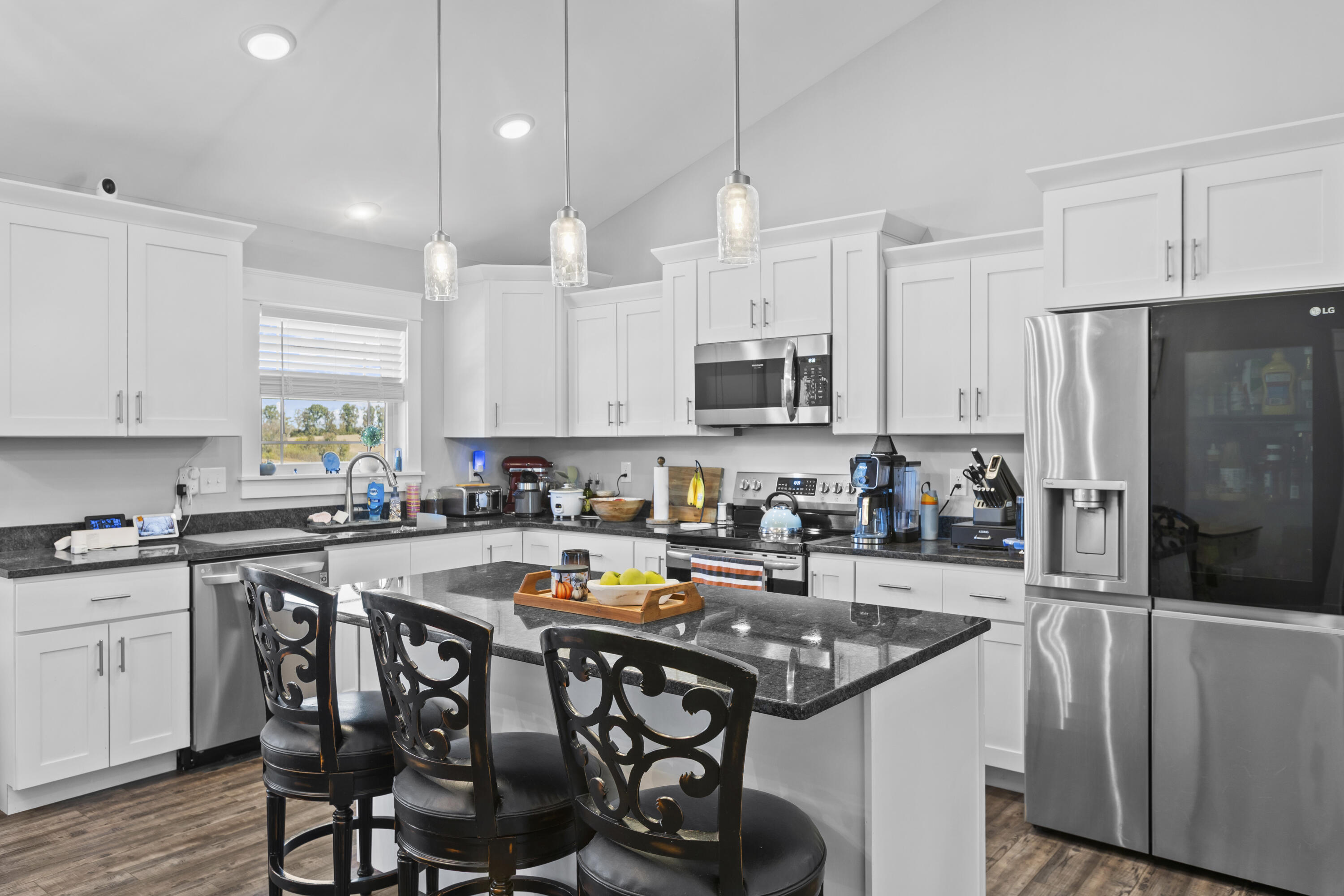 1087 Twin Oaks Boulevard Property Photo 18