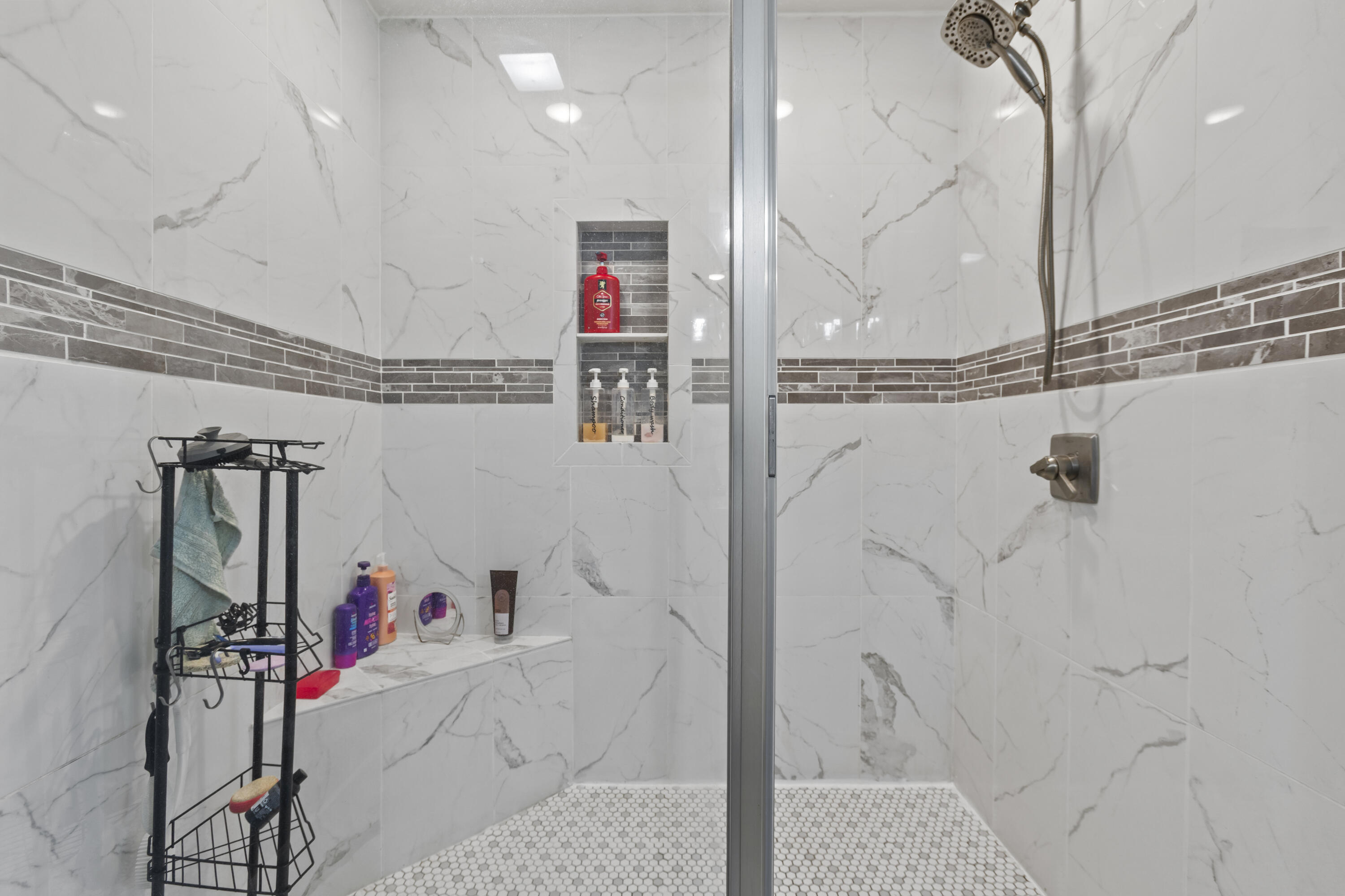 1087 Twin Oaks Boulevard Property Photo 24