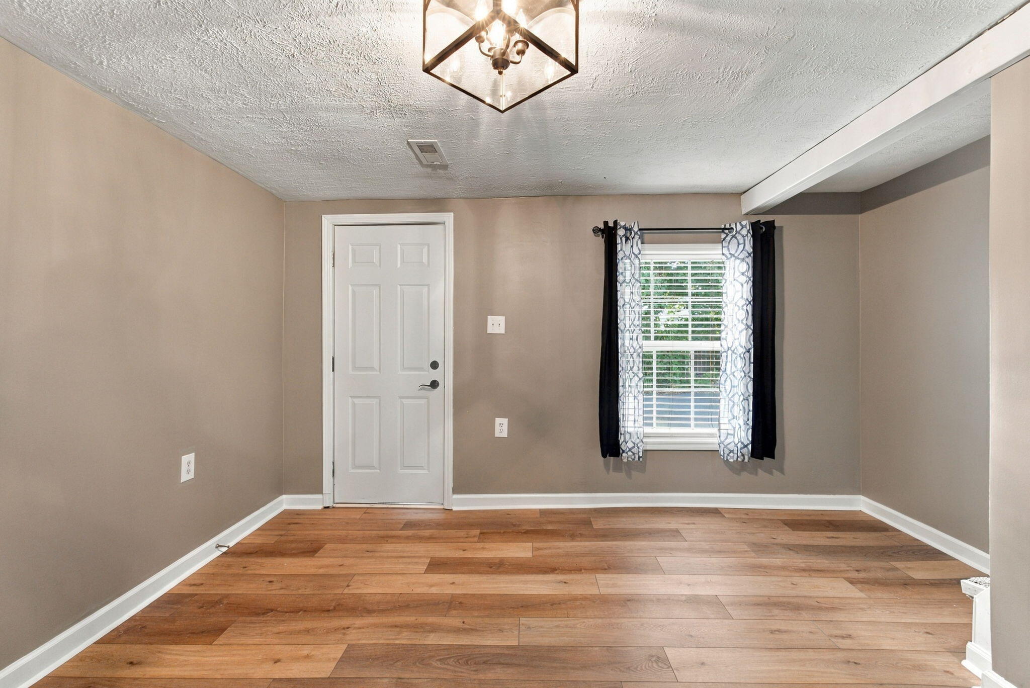 204 Sparks Avenue Property Photo 28