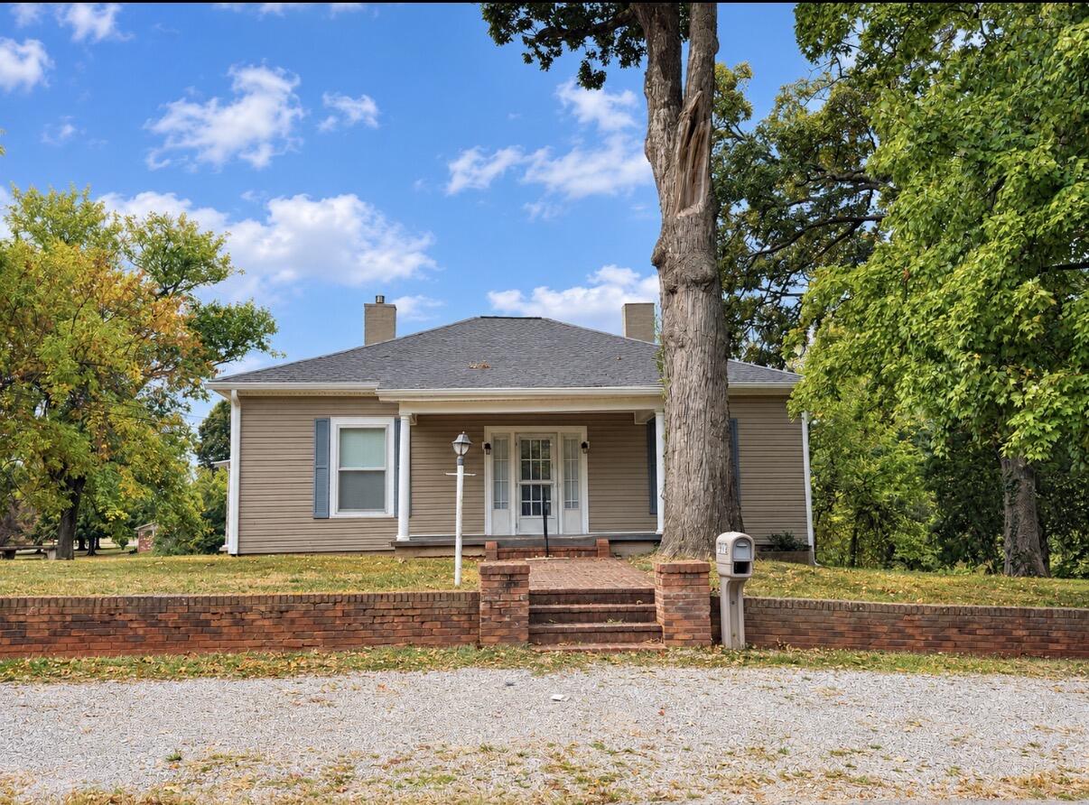 2919 Old Clarksville Pike Property Photo 1