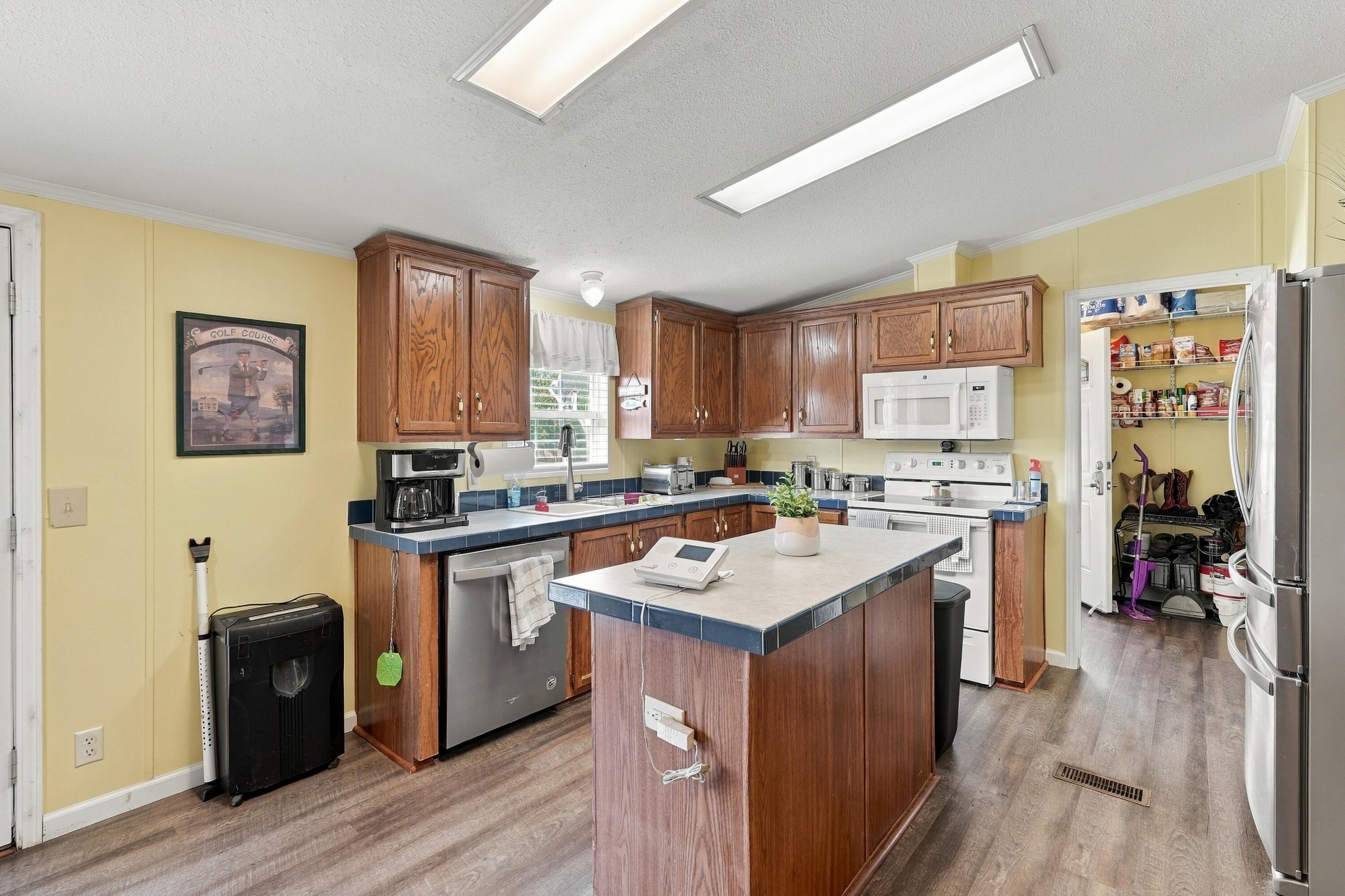 1729 Ky-93 Property Photo 6