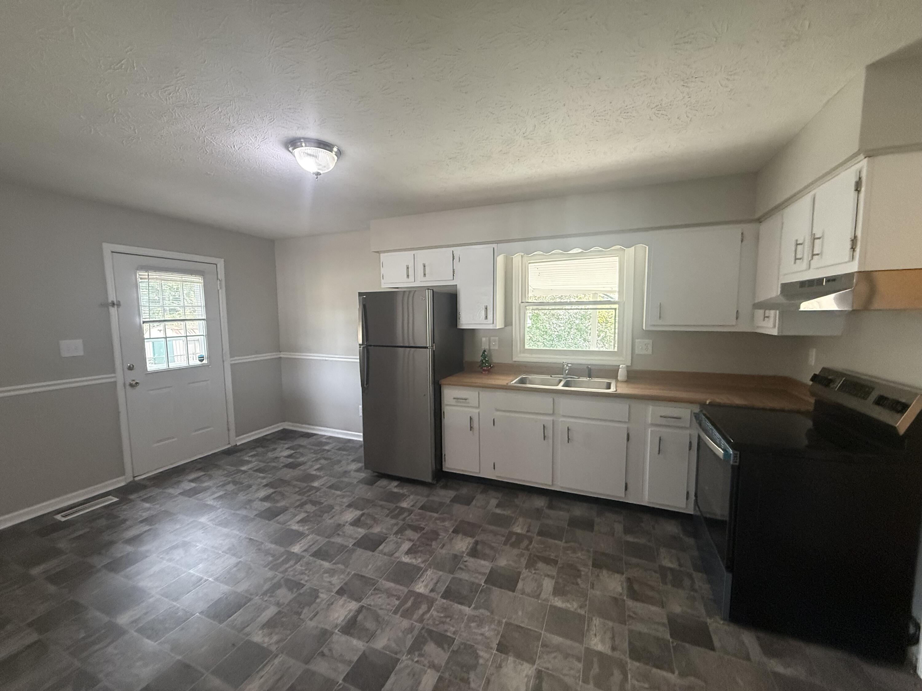 100 Brushwood Court Property Photo 7