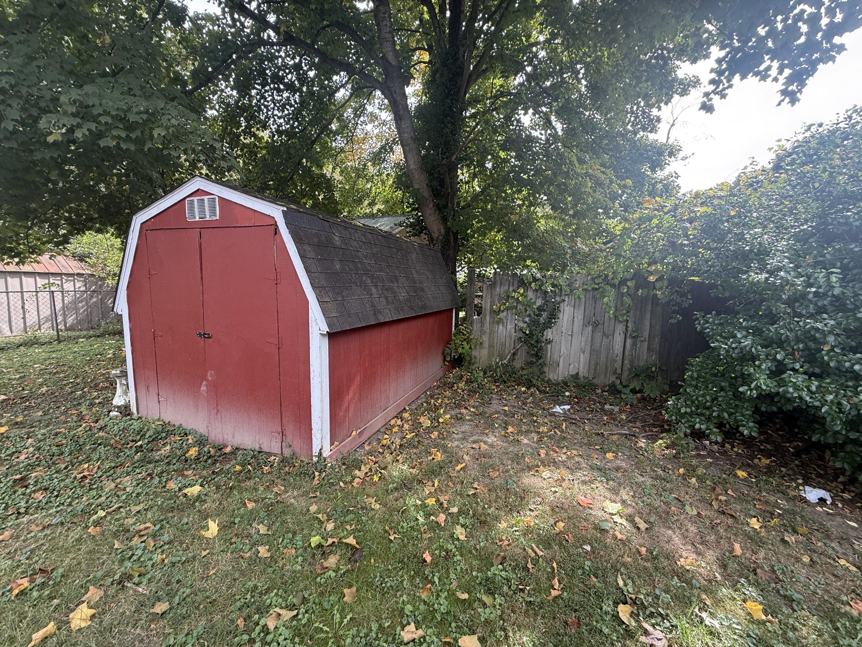 100 Brushwood Court Property Photo 18