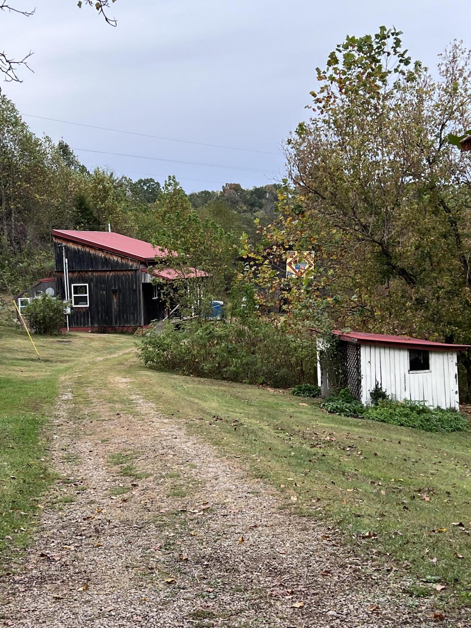 9095 Winchester Road Property Photo 4