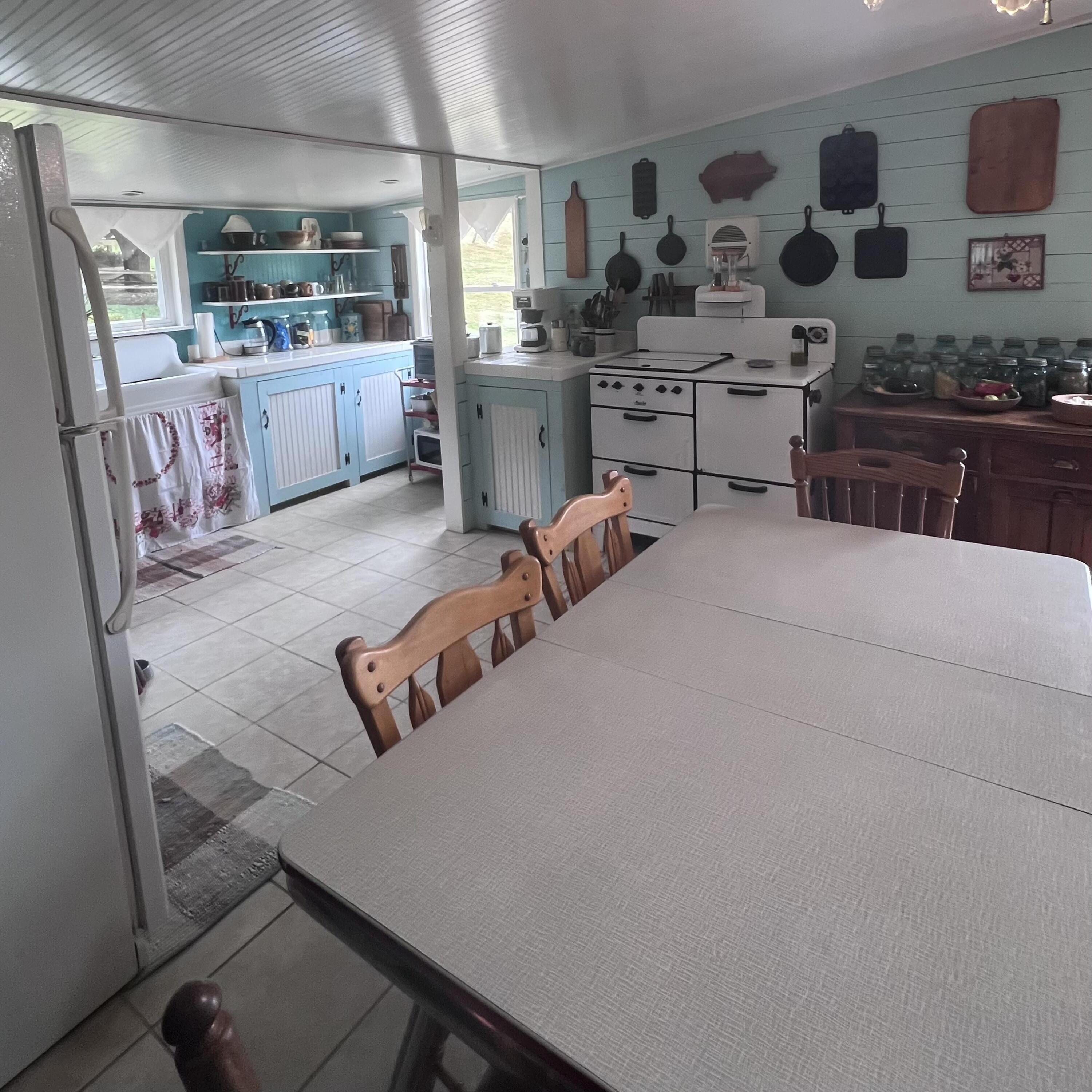 9095 Winchester Road Property Photo 12