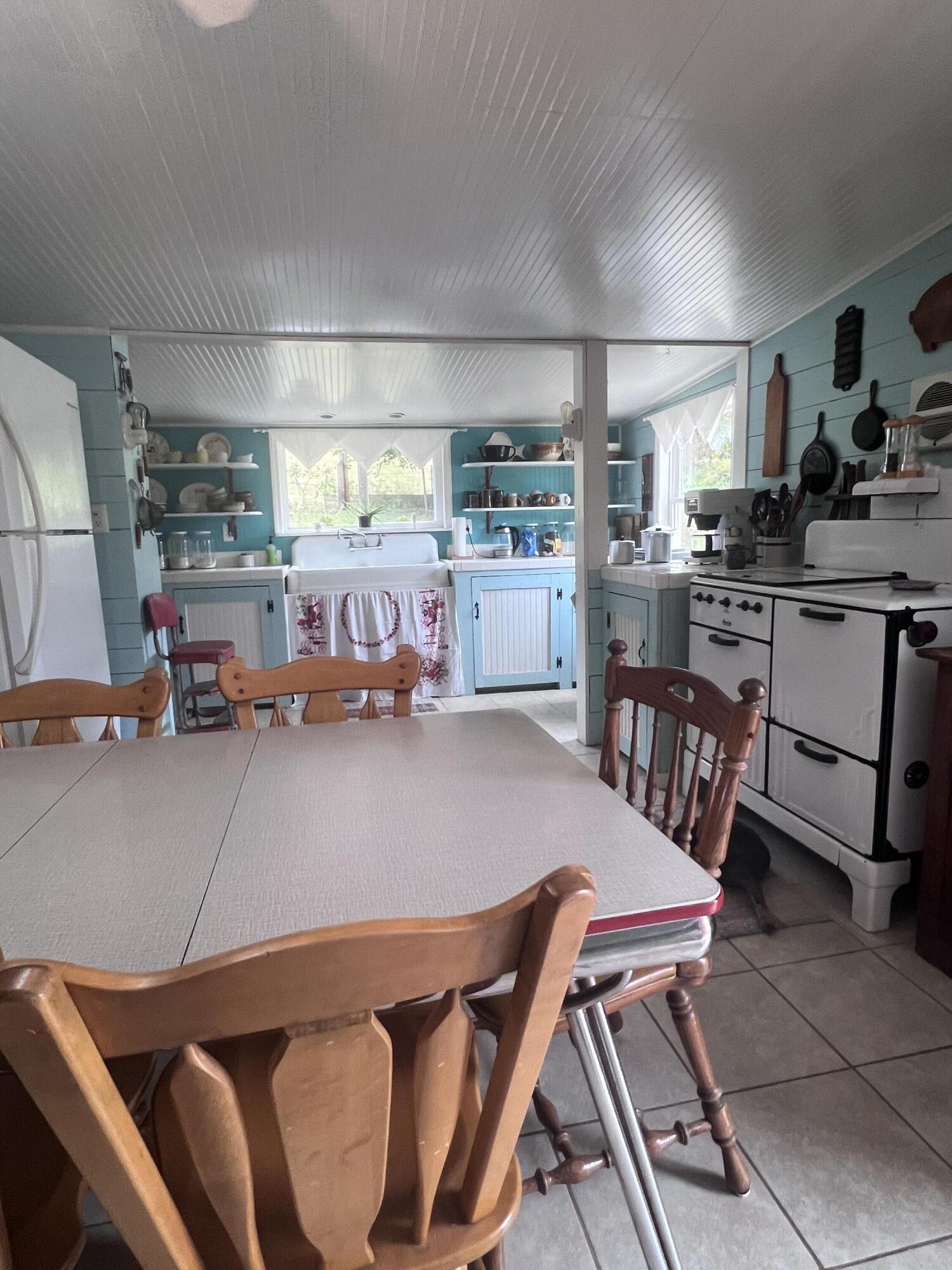 9095 Winchester Road Property Photo 17