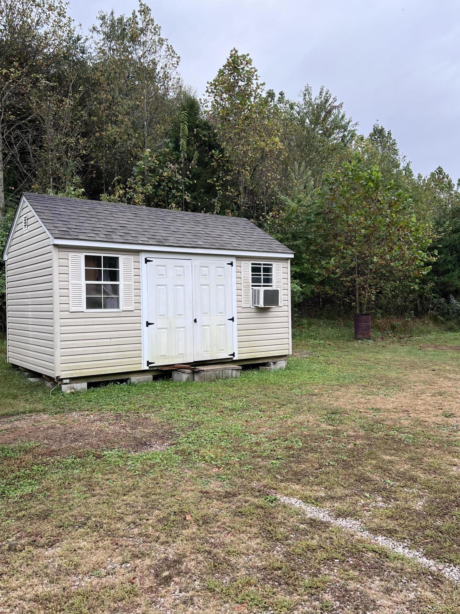 9095 Winchester Road Property Photo 34